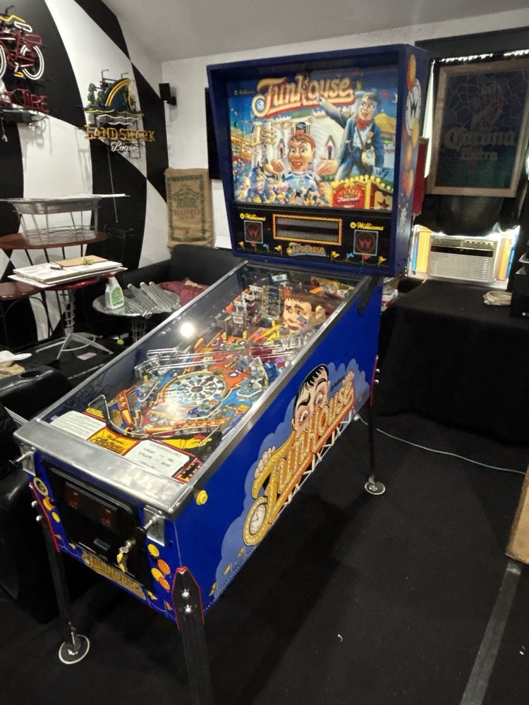 Fun House Pinball Machine  By Williams Real Nice