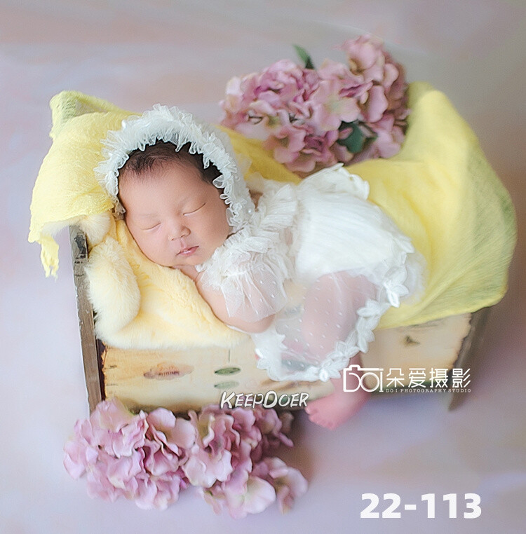 Newborn Studio Photo Shoot Photography Prop Baby Girl Lace Dress Pillow Hat Set