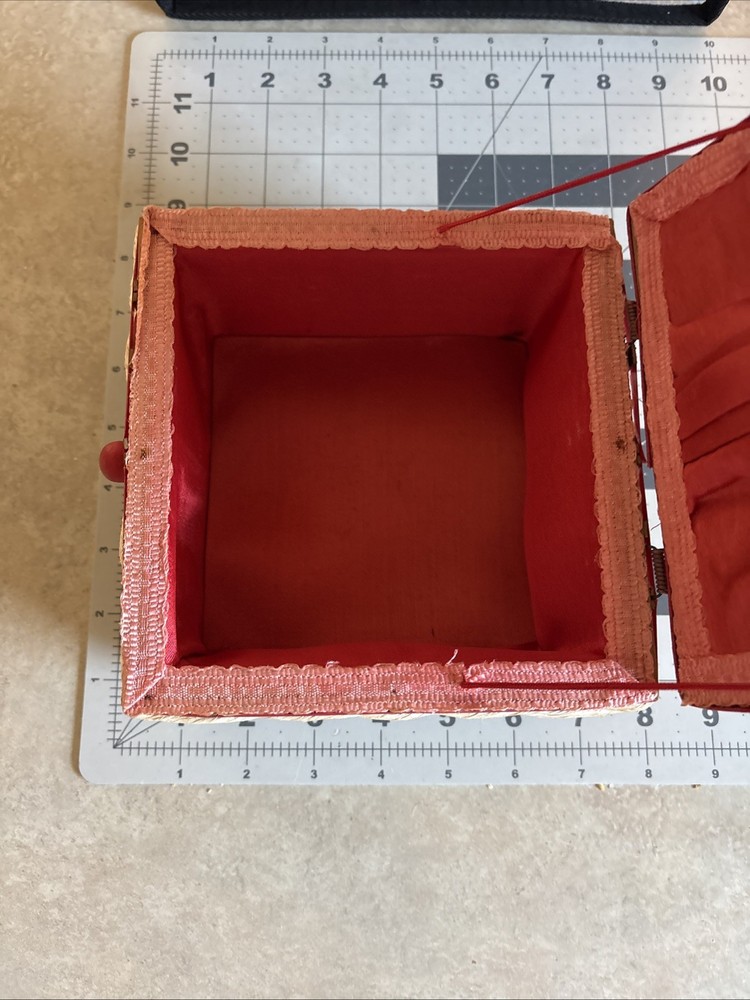 Vintage raffia straw Small Sewing Box Retro Red