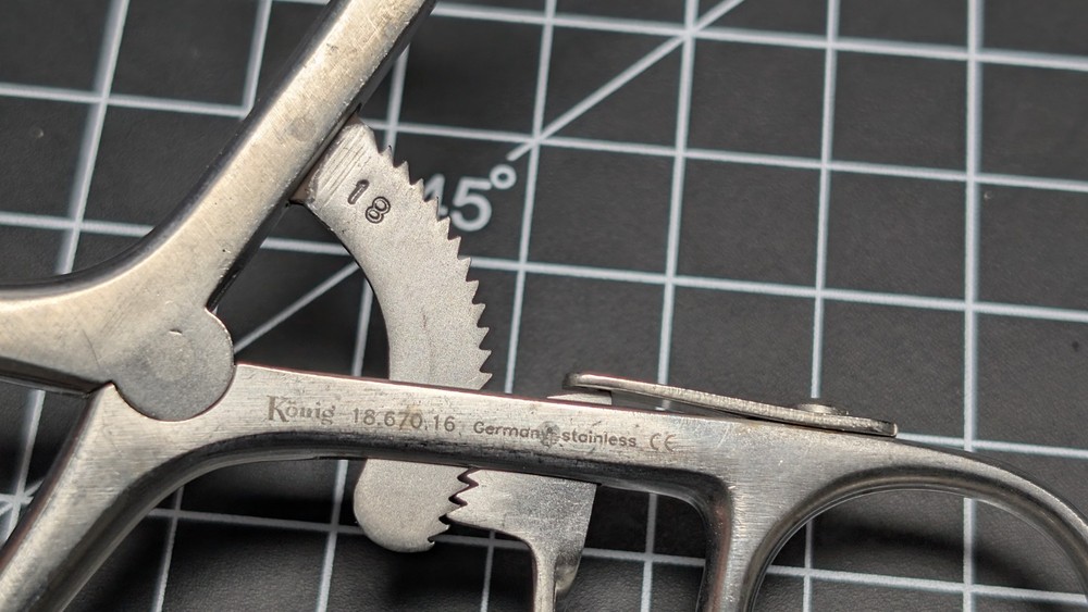 Medline Konig MDS1867016 Weitlaner Retractor Sharp, 6.5" German Stainless