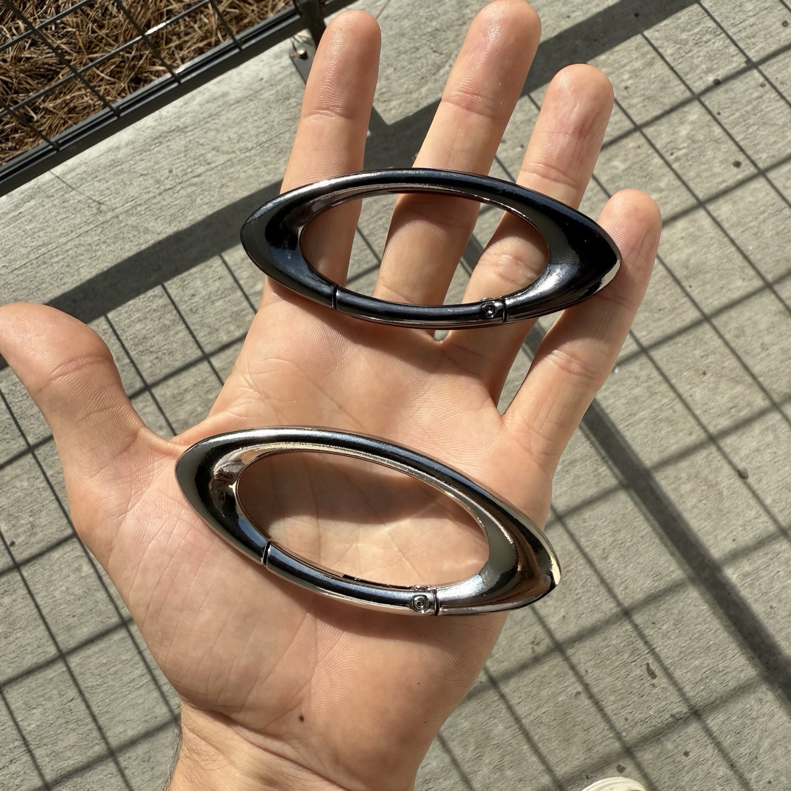 Oakley Carabiner Keychain Clip Black Gray Icon Software Gorpcore Vintage Y2K