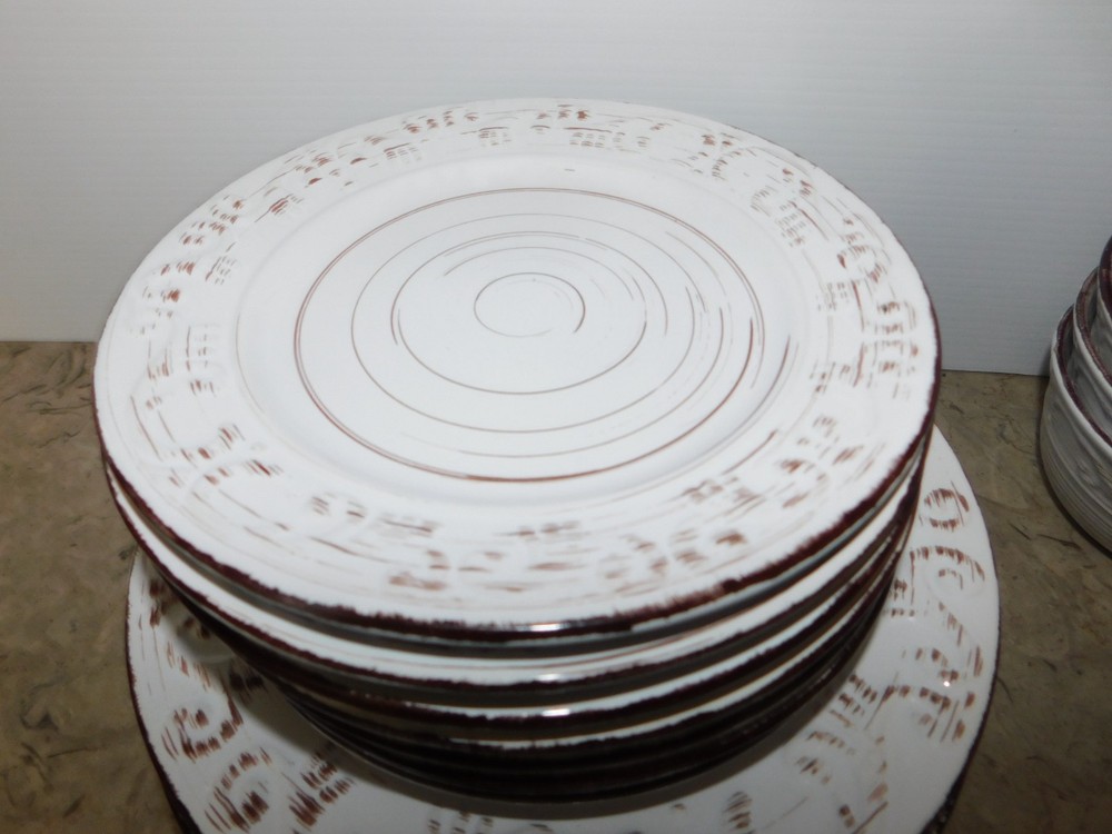 25 Pc. Pfaltzgraff Everyday Trellis White Dinnerware Set Plates Bowls Mug