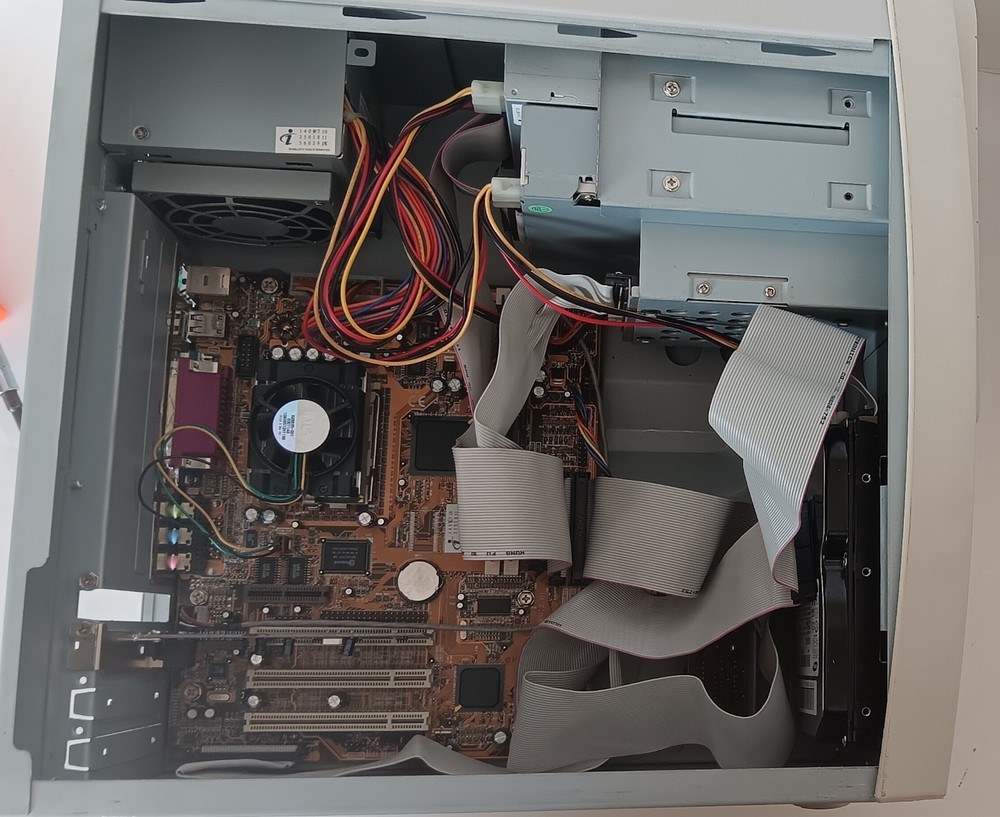 Micro ATX Generic Beige Case TEKRAM TRM-S381-M Intel CELERON PGA370 WIN XP PRO