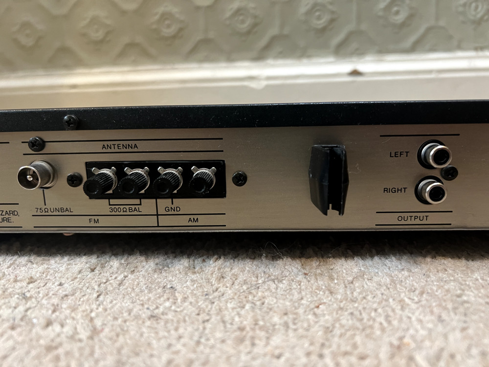 HARMAN/KARDON TU920 ACTIVE TRACKING DIGITAL TUNER CHAMPAGNE