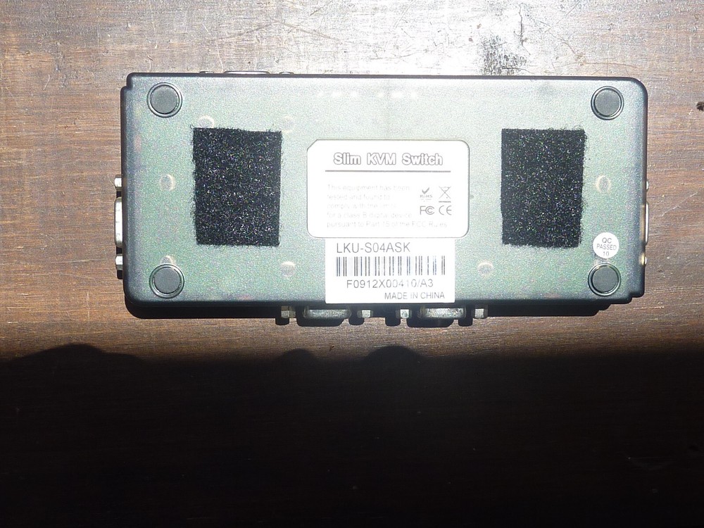 4 Port KVM switch with cables