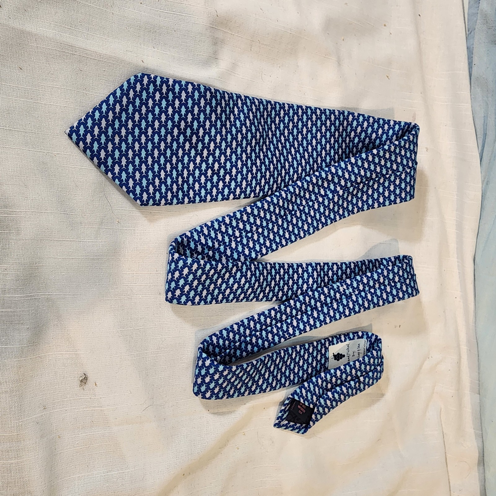 Vineyard Vines, Shep & Ian, Boy's Silk Necktie, Blue, Fish Print, USA, Nice!