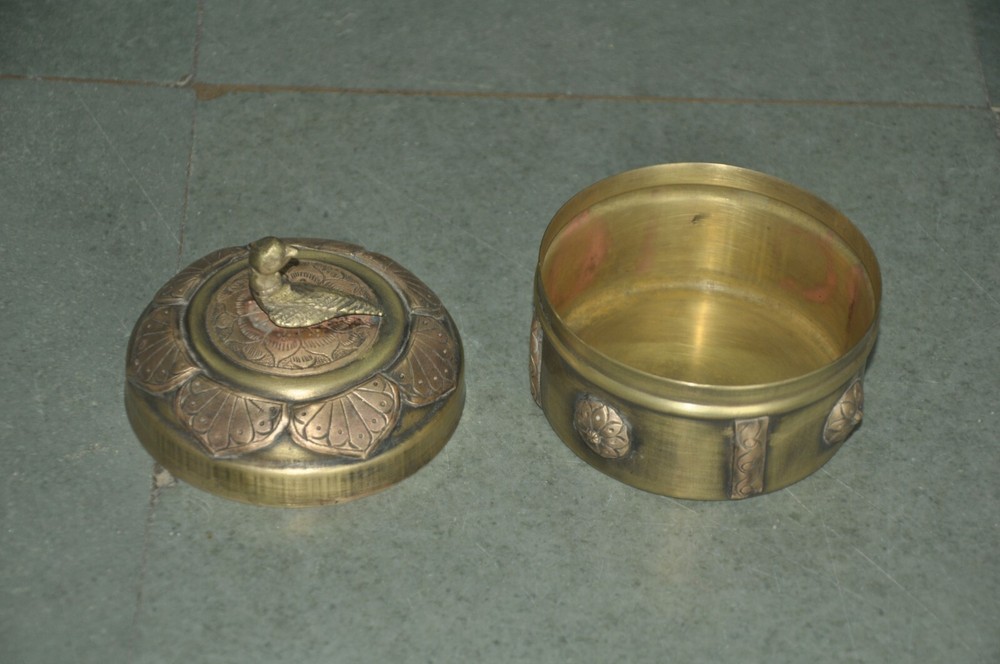 Vintage Brass Round Shape Copper Fitted Solid Dry Fruit Box
