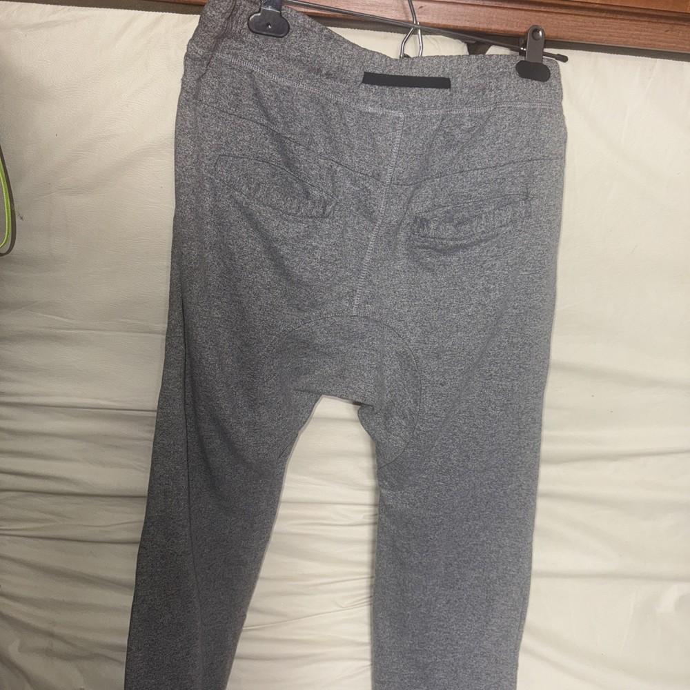 Medium Greg Retro fight Sweats