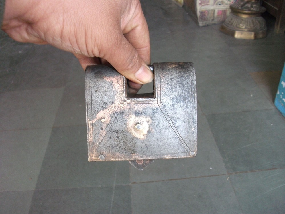 Vintage Iron Engraved Brass Fitted Handcarfted Solid Padlock