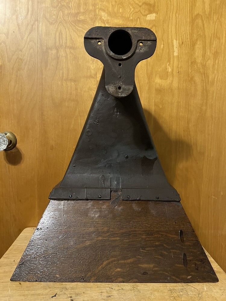 Victrola XI Phonograph Horn