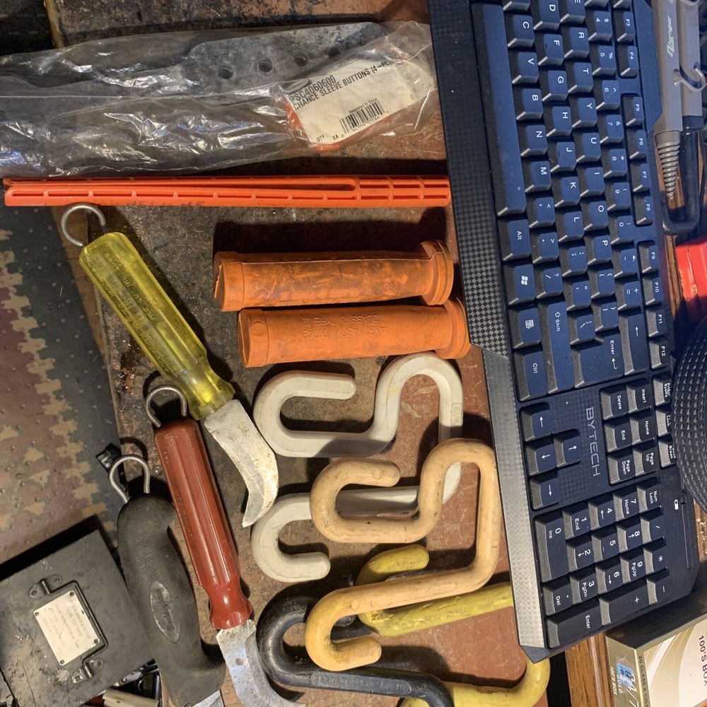 LOT OF LINESMAN TOOLS