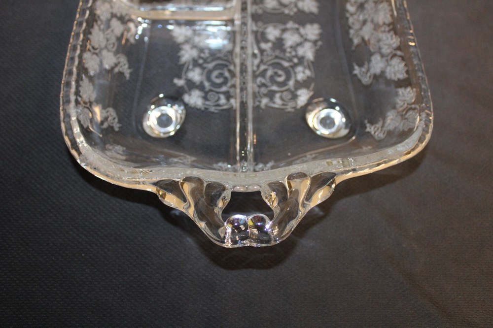 (JP2)Vintage Rectangular Etched Grape Leaves Crystal Divided Footed Relish Tray