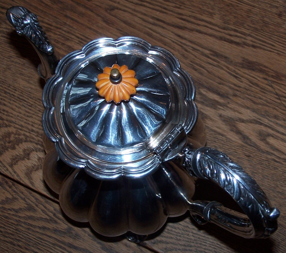 Vintage Melon Pattern Silverplate Coffee & Tea Service w Melon Bakelite Finials