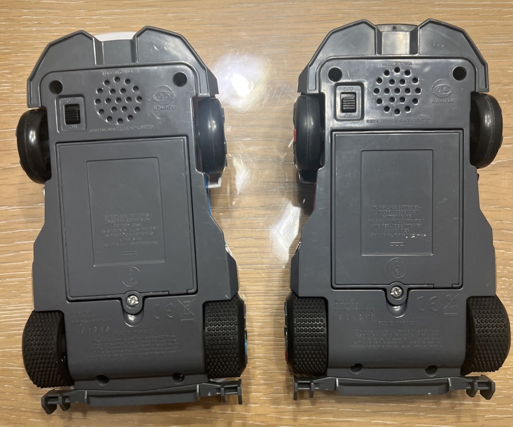 WowWee - R.E.V. Robotic Enhanced Vehicles (2 Vehicles) With batteries (REV APP)
