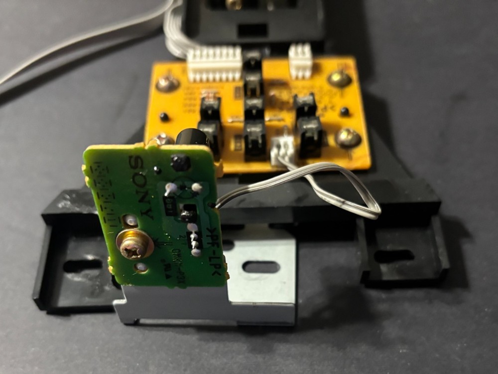 Sony CDP-CX355 Mega Storage 300 CD Changer Carousel Sensor Board