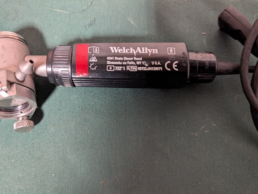 Welch Allyn 73211 Halogen Light Handle