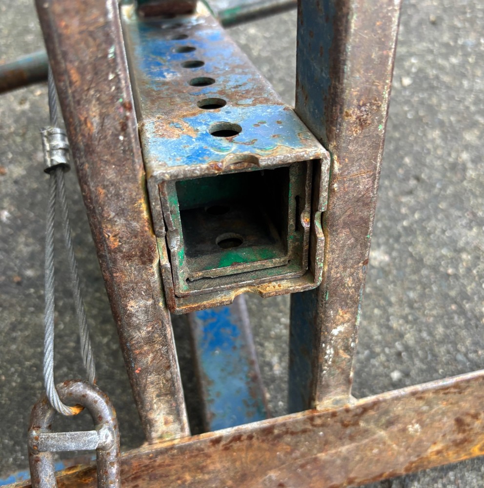 Greenlee #687 Screw Type Reel Stand (C)
