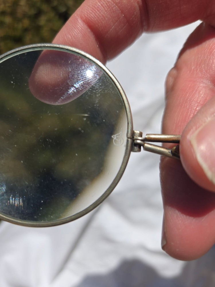 Vtg. foldable magnifier w/possible malachite stone in handle.