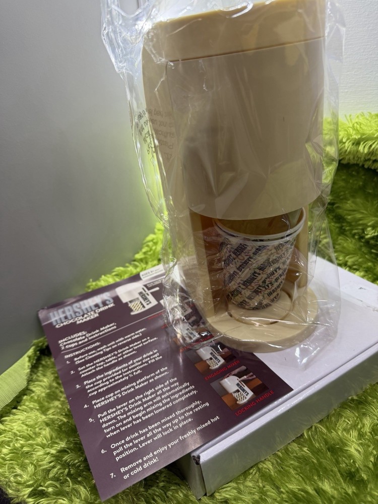 Hershey's Chocolate Drink Maker Includes Machine & 2 Paper Cups New