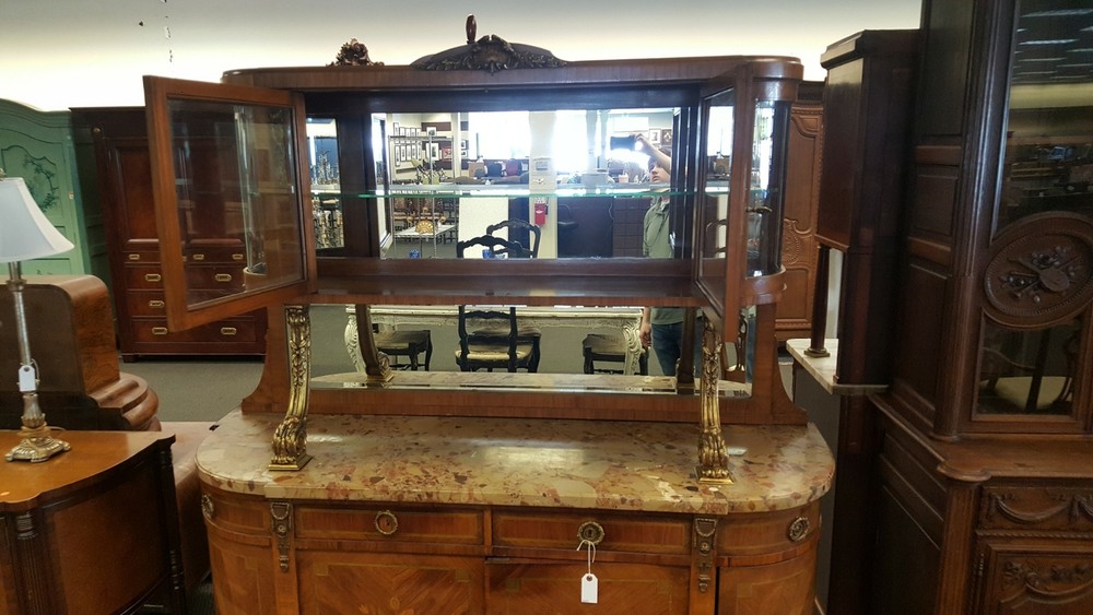 Marble Top with Mirror Background