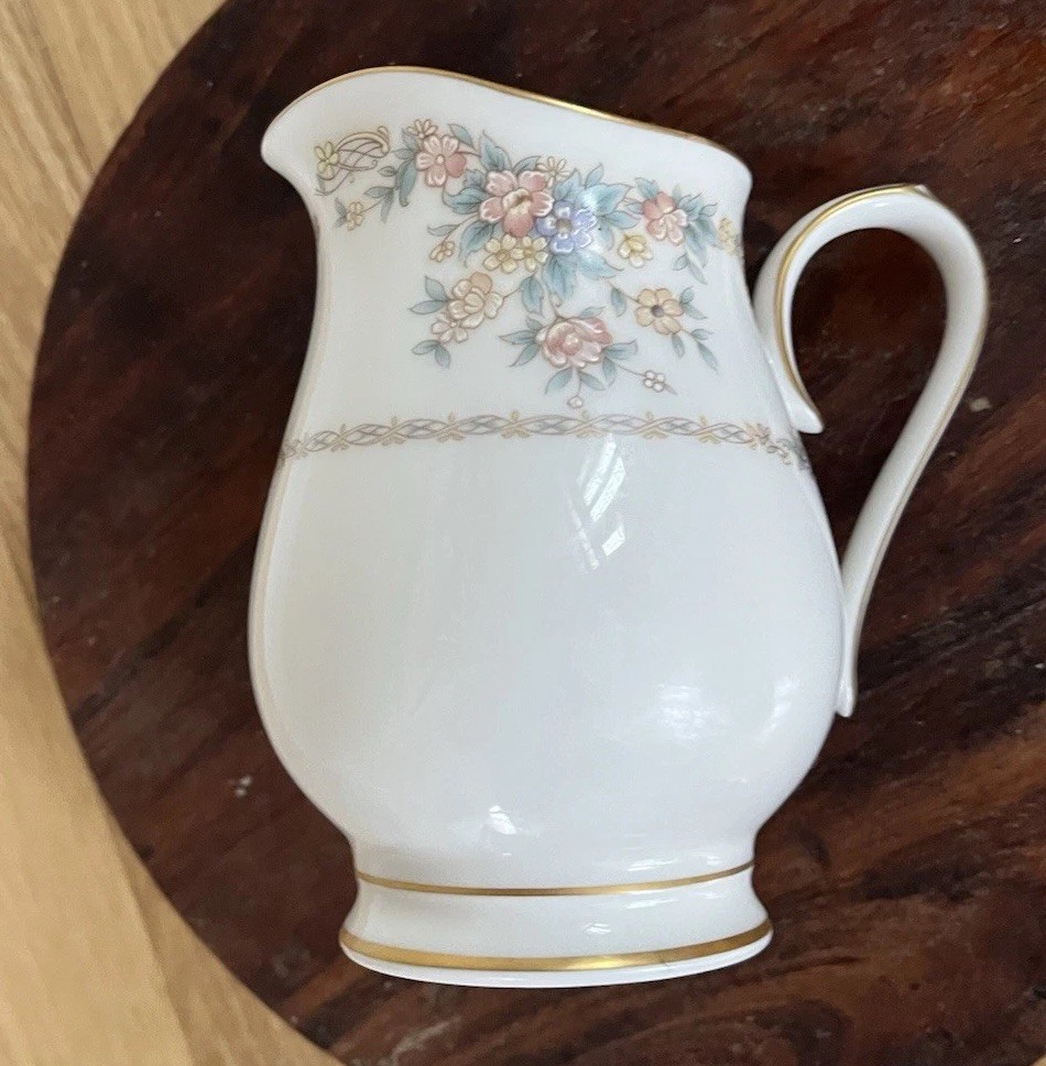 NORITAKE GALLERY CREAMER  4 3/8" Excellent