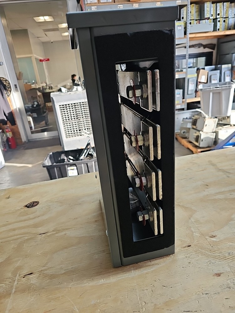 Square D EZM3EXT Meter Stack Bus Extension 1200A 120/240V 3PH 4W