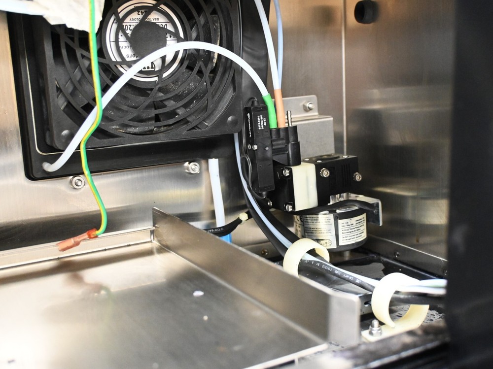 VIDEOJET 1520 INK JET CODING MACHINE.