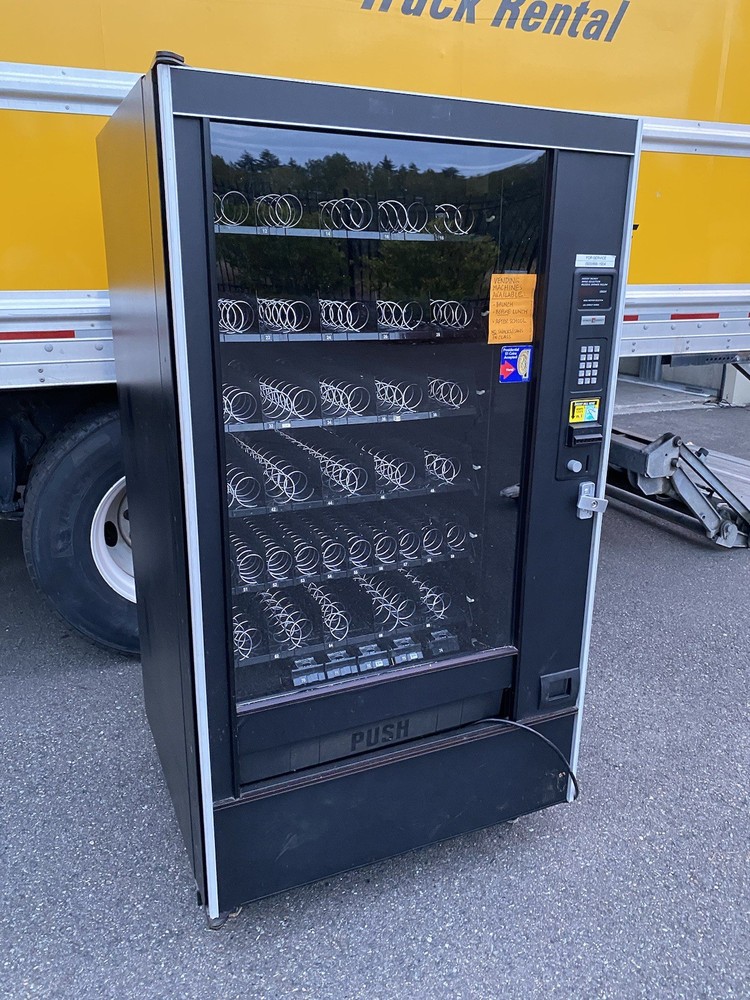 Automated Products Snack Vending Machine