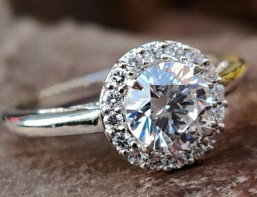 White Diamond Round Cut 2.80 Ct Lab-Created Wedding Ring 925 Sterling Silver