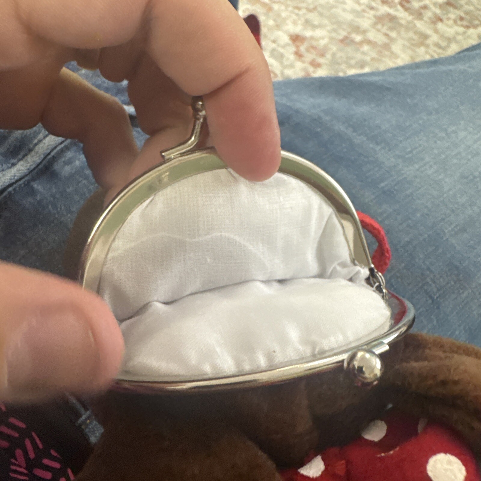 Disney Park Minnie Mouse Plush Coin Purse Clasped