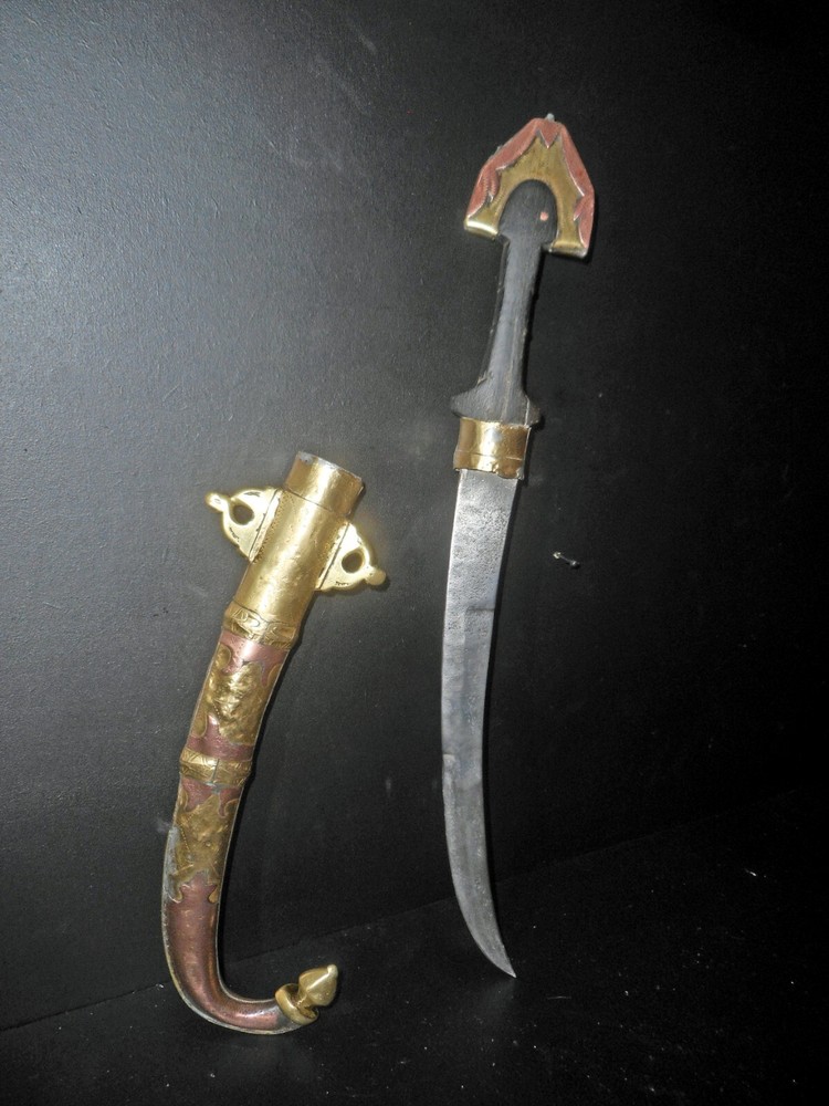 OLD KOUMMYA DAGGER FROM MAGHRIB, XIX° th, LOCAL SILVER, COPPER AND SOLID BRASS