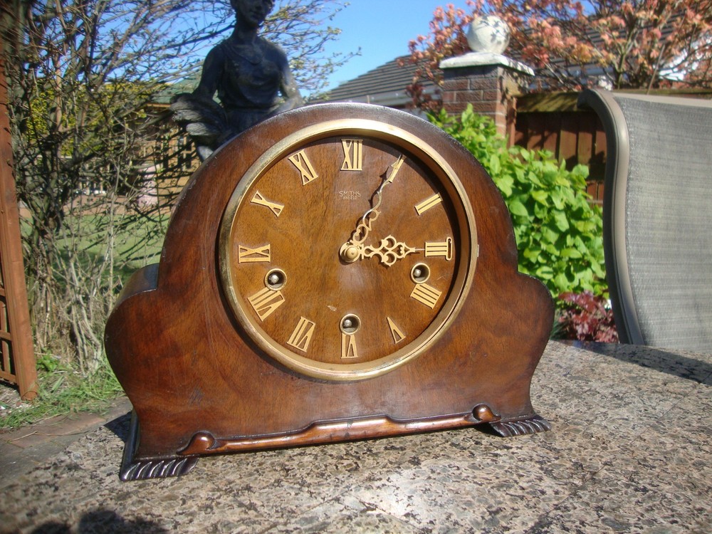 A 20th century mantle clock