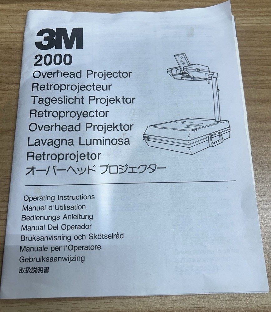 3M Compact Folding Portable Overhead Projector 2000 AG Carrying Case Tabletop