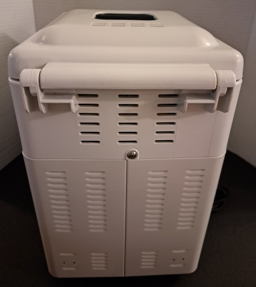 Hitachi HB-B201 Plus Automatic Home Bakery Bread Machine In Good Condition