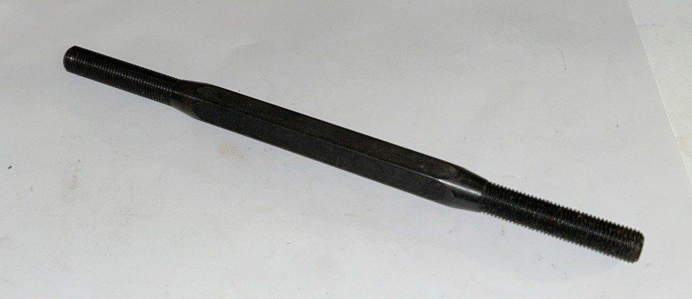 563472 Lower Stud