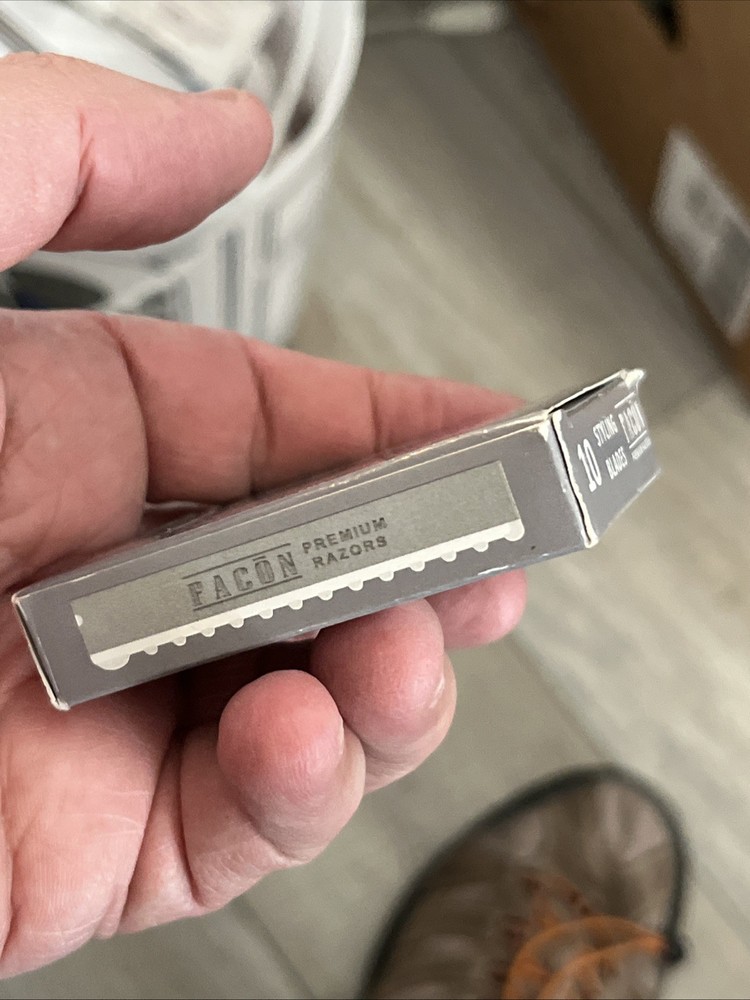 Facon Razor And Scissors