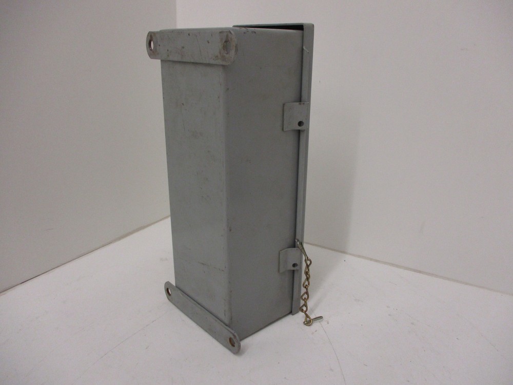 UNDERWRITERS E27524 WIREWAY OR AUXILIARY GUTTER ENCLOSURE