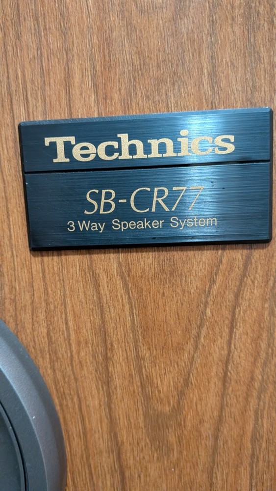 Technics Vintage Speaker Cabinets With Speaker Wire And Amplifier Receiver