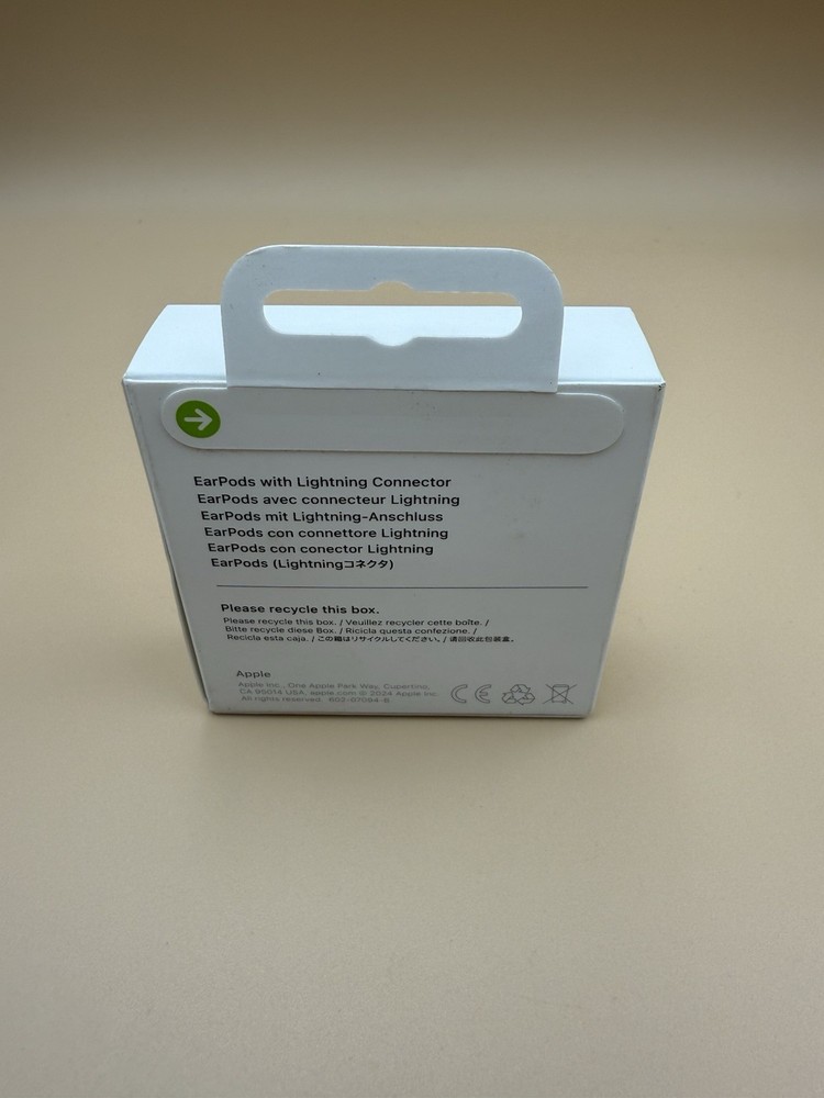 Apple EarPods Lightning Connector - White