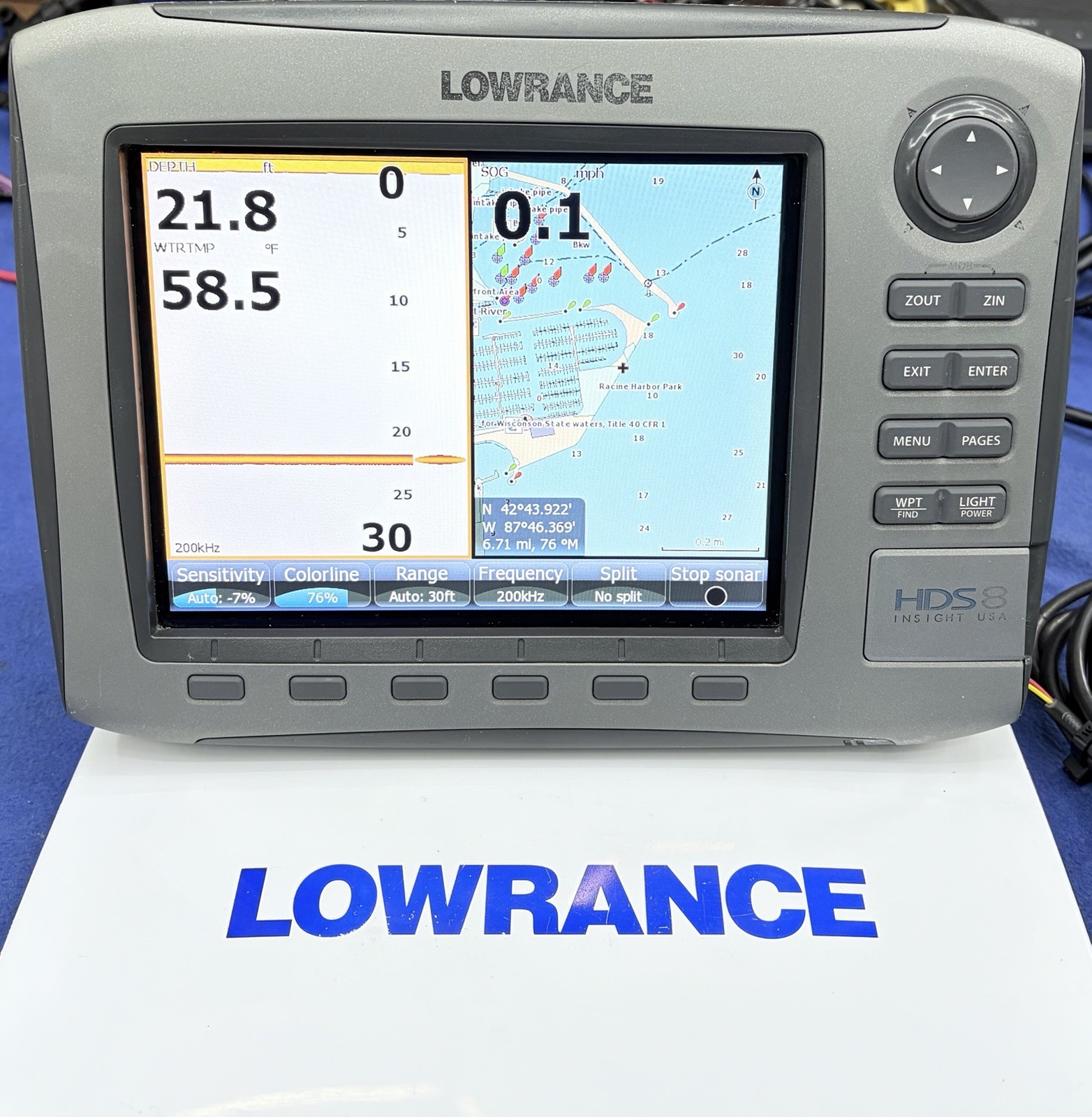 Lowrance HDS 8 Gen 1 Insight USA GPS Chartplotter Fish Finder Display W/ Mount