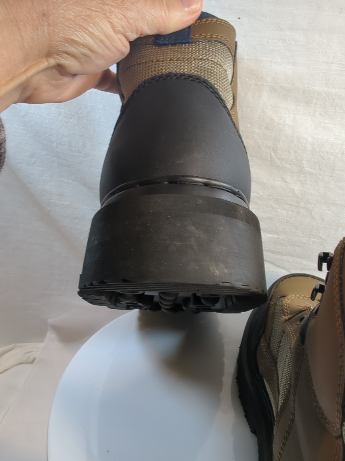 Cabela’s Ultralight Felt Sole Wading Boots Men's 11 M Brown Black