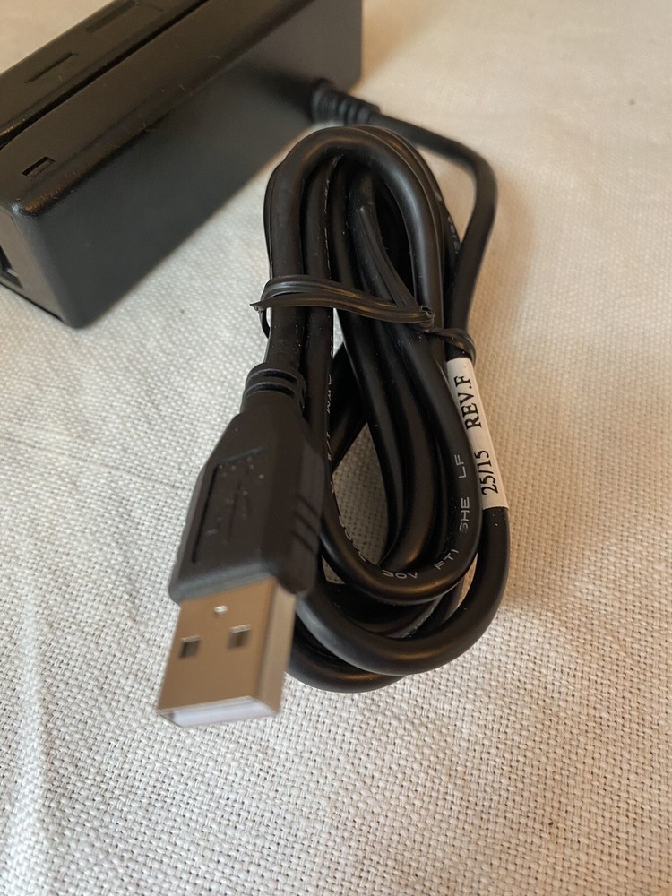 IDTECH USB Credit Card Reader - Model: IDRE-334133B-1M