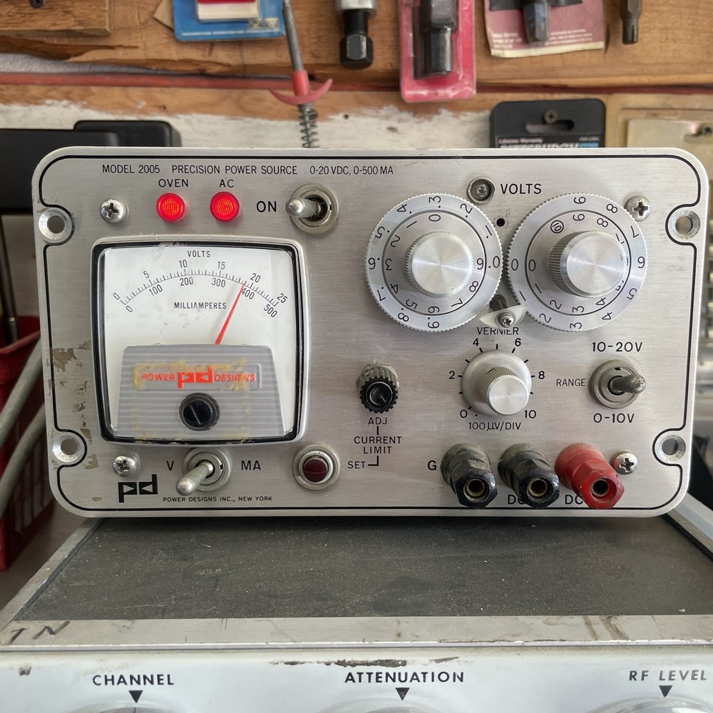 P D DESIGN   MODEL 2005---PERCISION POWER SOURCE