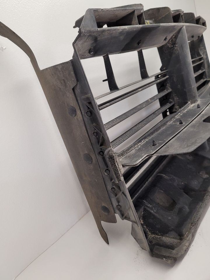 2016 Dodge ram 1500 Air Shutter