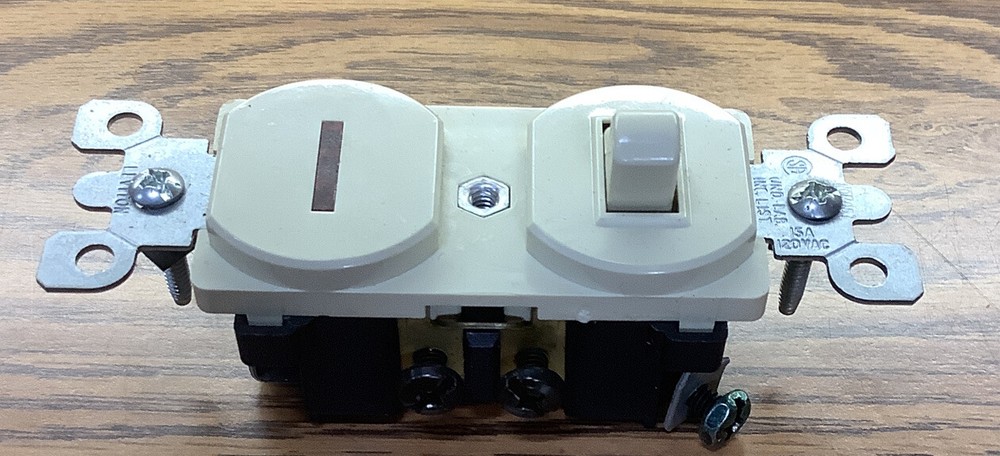 NOB Leviton Ivory Commercial Toggle Wall Switch 5226-I (Missing Instructions)