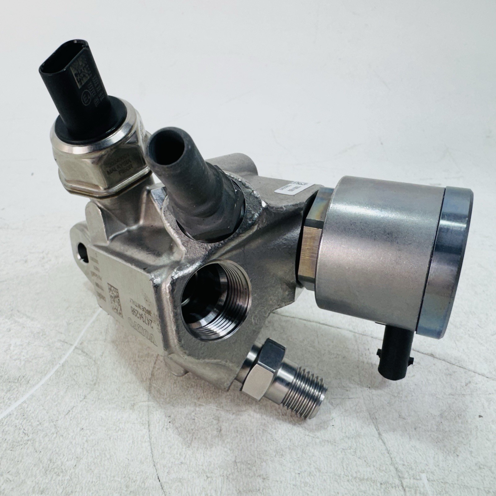 Genuine Volvo Truck 24794298 DEF Dosing Unit (Diesel Exhaust Fluid Doser)