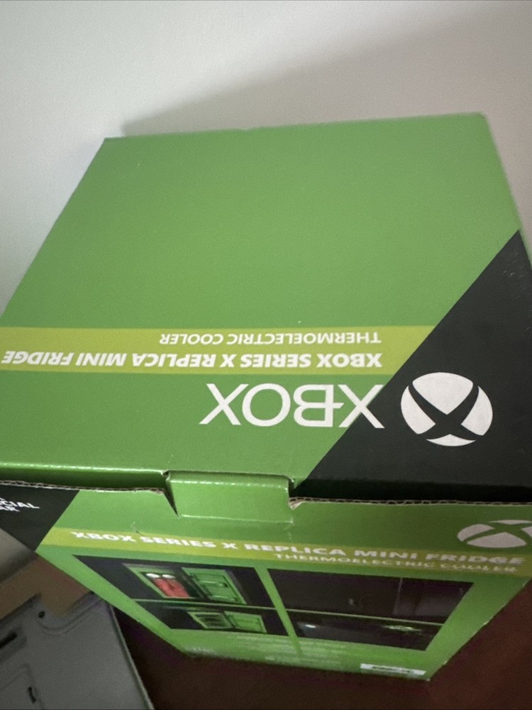 Ukonic Xbox Series X Replica Mini Fridge