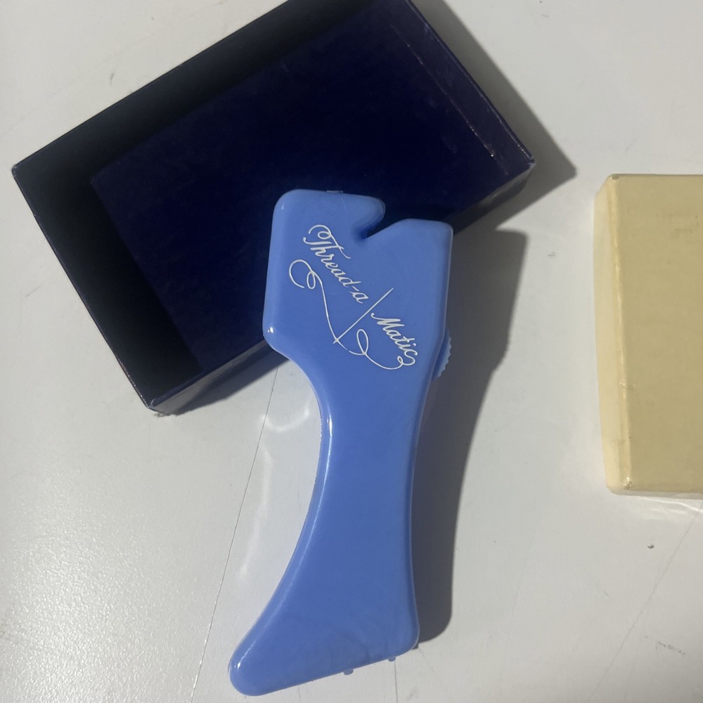 VTG Thread-a Matic "GEM" Model 98 Sewing Automatic Needle Threader In Box