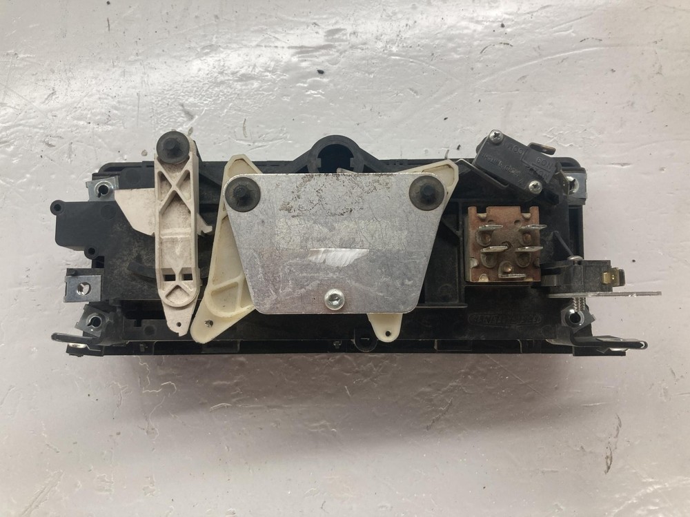 Freightliner FL70 Heater A/C Temperature Controls - Used