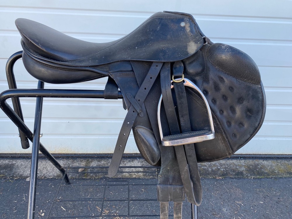 18” Passier military jump saddle saddle